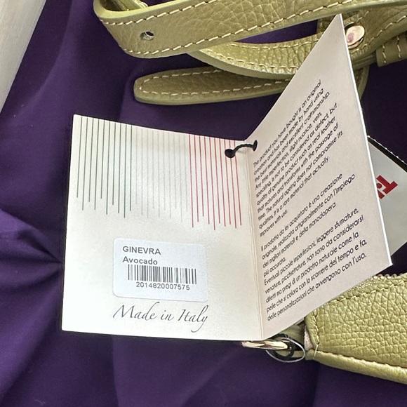 Italian Leather NWT La Via Olive Crossbody Bag with handle.